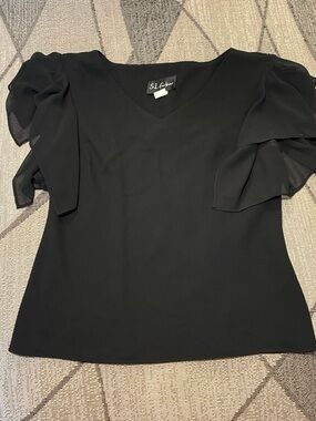 SL Fashions Black V-Neck Puff Sleeve Top